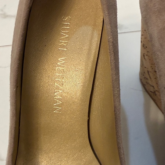 Stuart Weitzman Tan Suede Wedge Peep-Toe Shoes - Picture 2 of 6